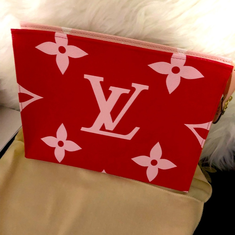Louis Vuitton Toiletry Pouch 26 Limited edition Brand New - Picture 2 of 11